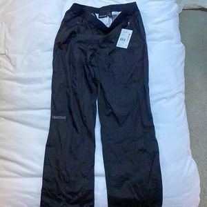 Marmot black precip pant short